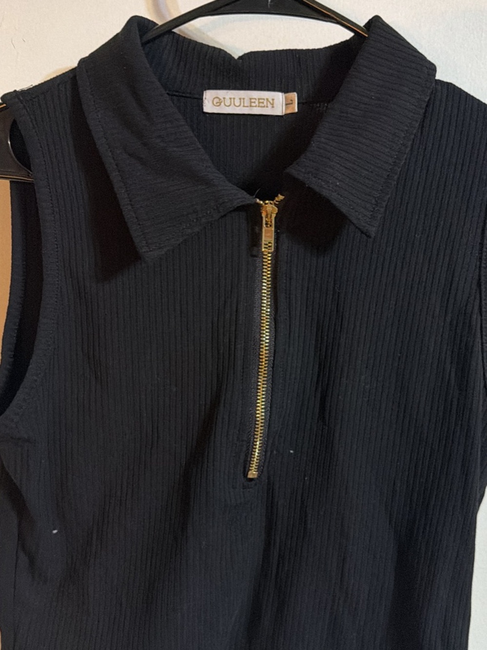 GUULEEN Black Ribbed Sleeveless Zip Polo Top